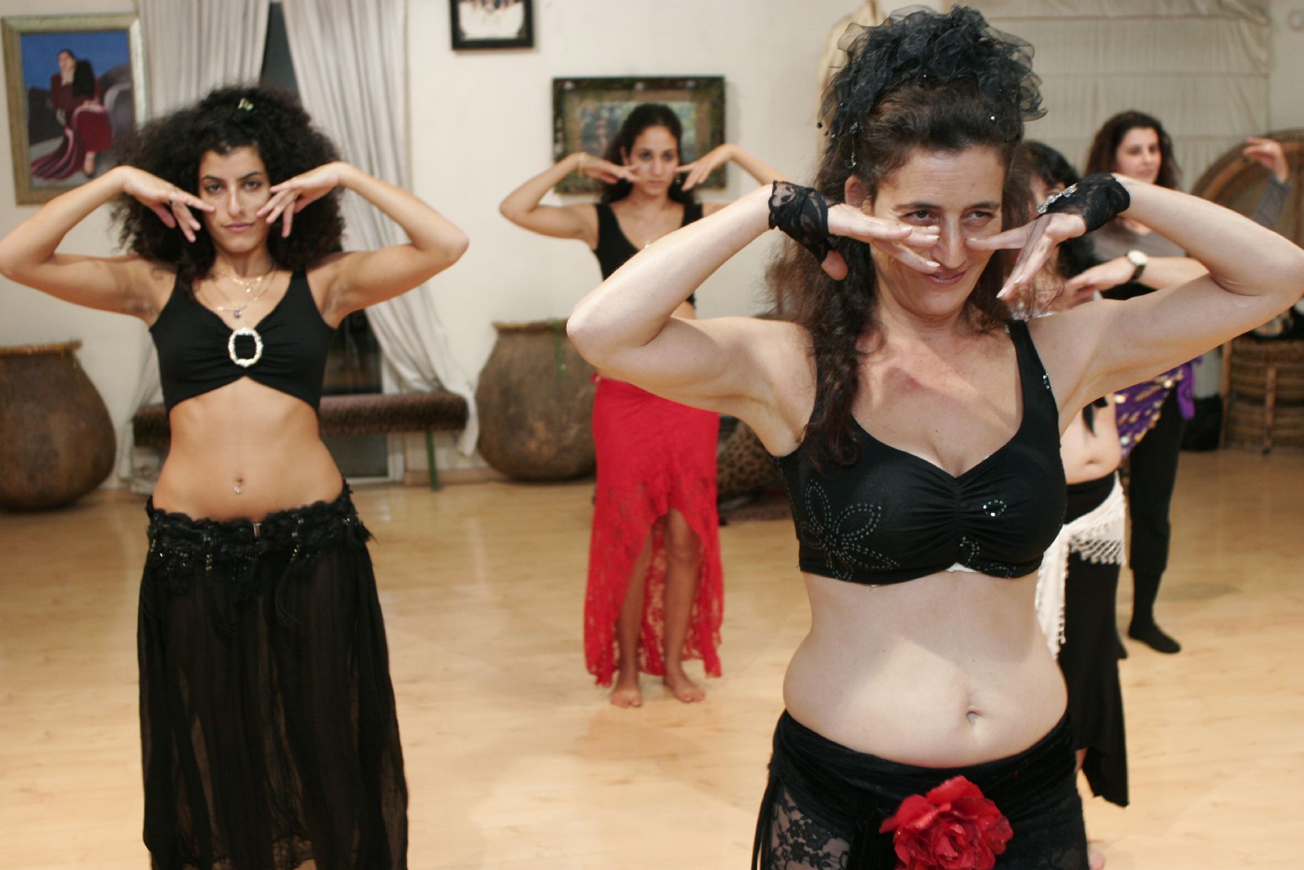 טינה גירש מנהלת בית ספר לריקודי בטן בתל אביב